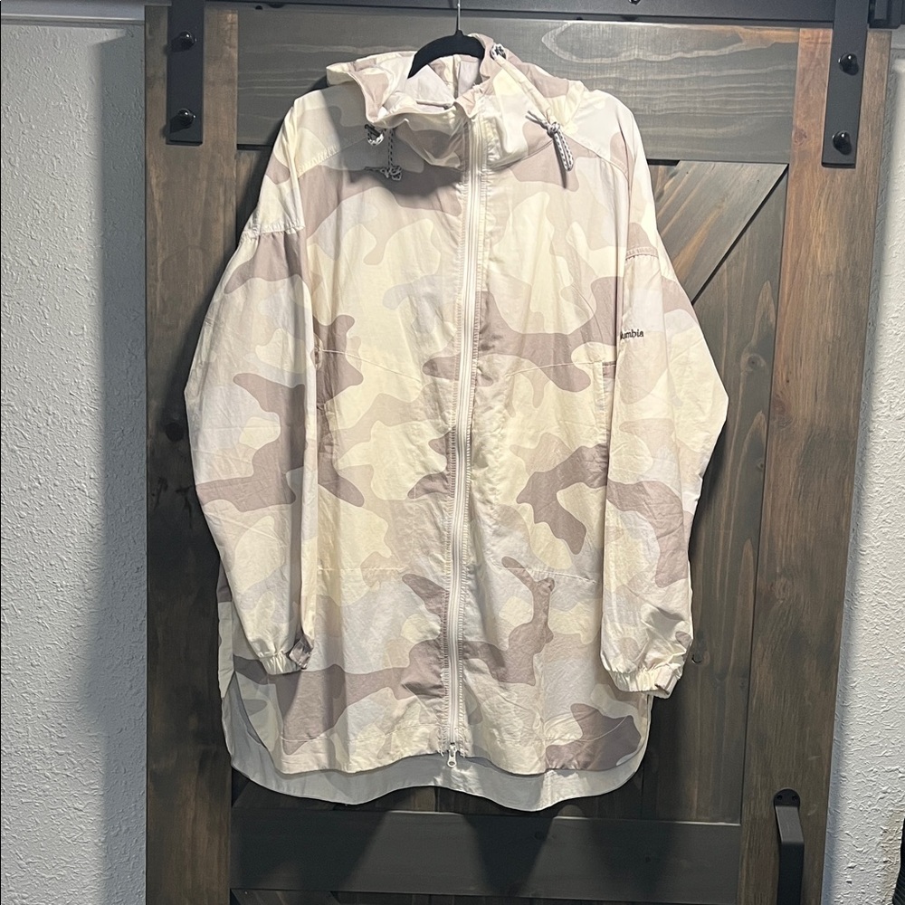 Women's Camouflage Hooded Jacket